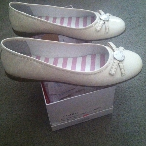 🎈 REDUCED🎈COACH Collins ballet flat