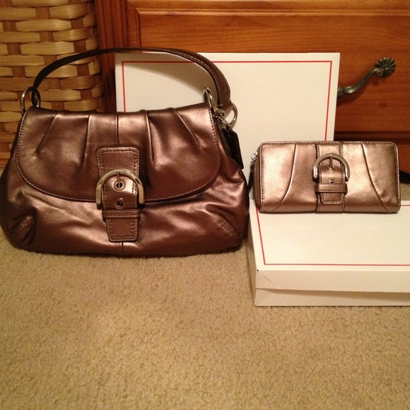 Coach Handbags - 100% authentic Coach bag with matching wallet