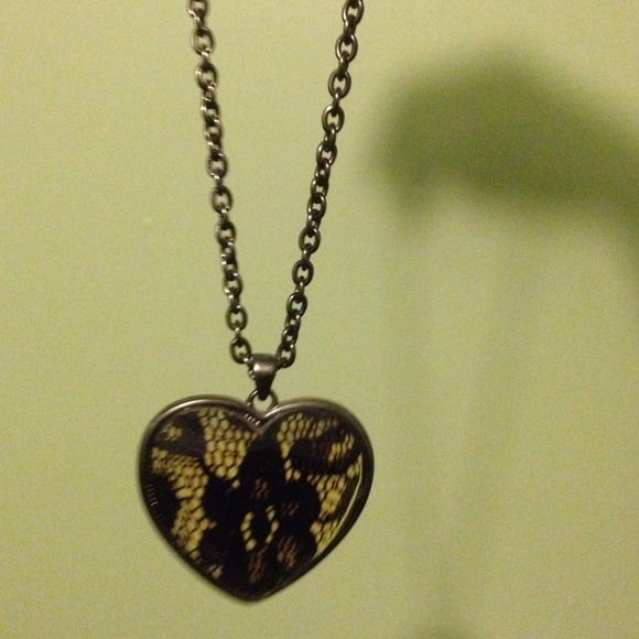 Dark lace heart necklace