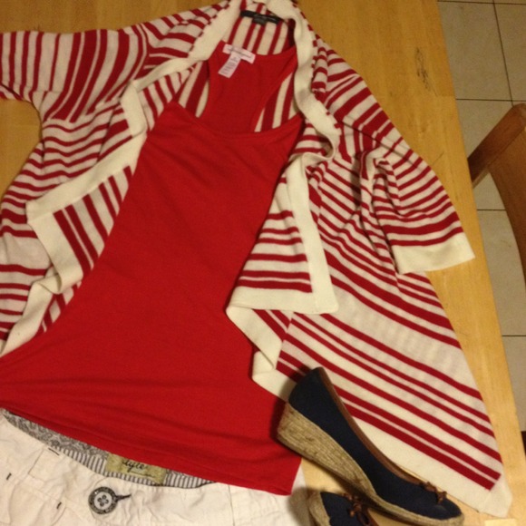 📍SOLD📍Red & white stripe nautical cardigan.
