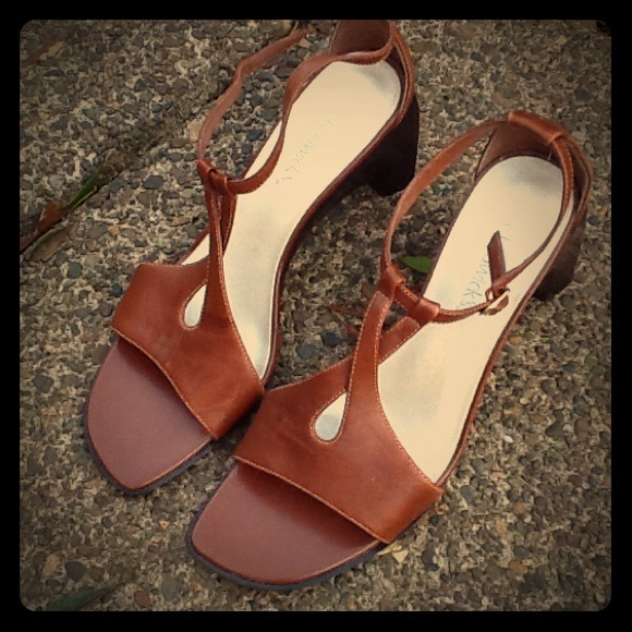 Semi wedge open toed heel w/ankle strap