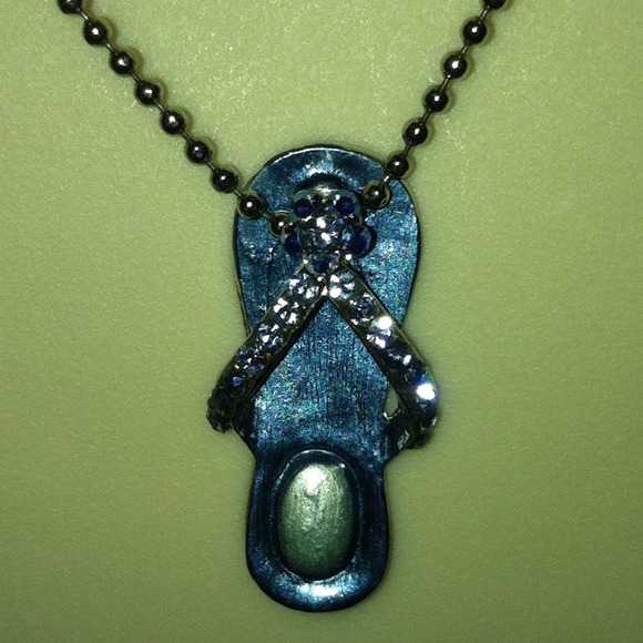 Flip Flop Charm Necklace - Picture 2 of 2