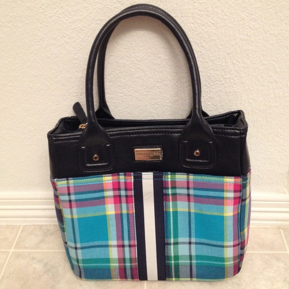 Adorable plaid Tommy Hilfiger purse. No trades.