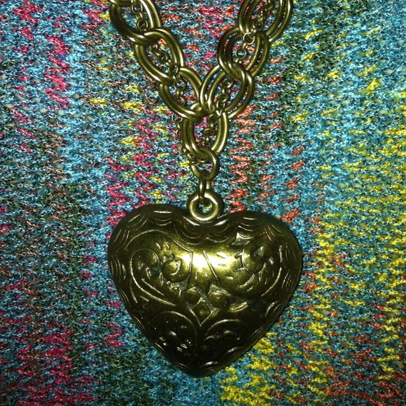 Rustic looking Heart Necklace - Picture 2 of 2