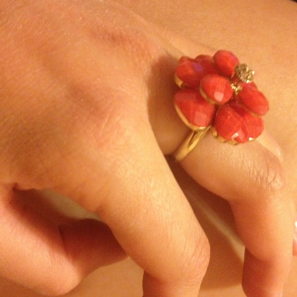 Red Flower Ring - Picture 2 of 3