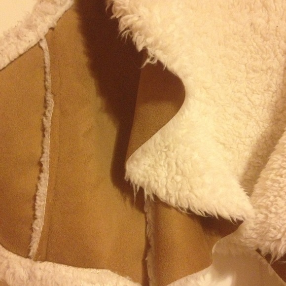 vest - Picture 2 of 4