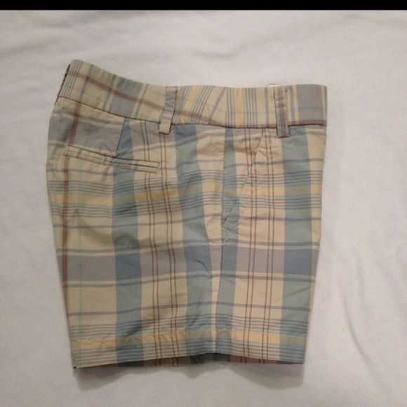 J crew shorts size 6 measures 32x4.6 mint again