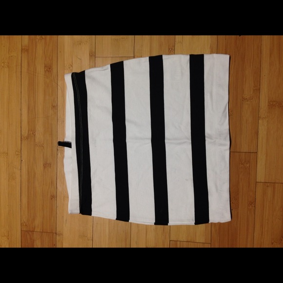 H&M striped mini skirt