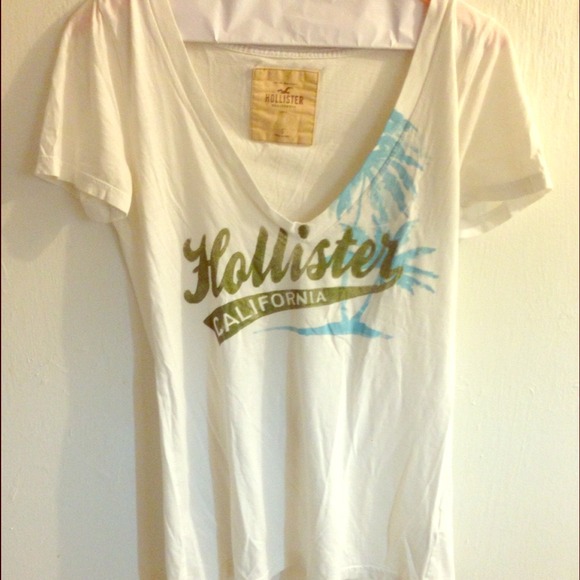 Hollister vneck tee