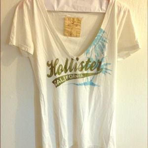 Hollister vneck tee