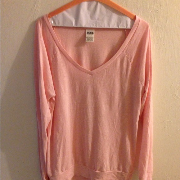 VS PINK CREWNECK