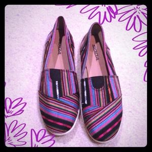 NWOT super cute slip on flats