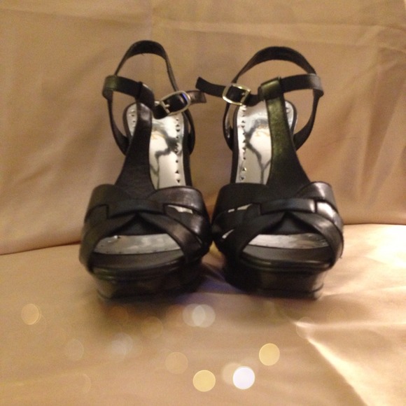 Super cute BCBG SHOES