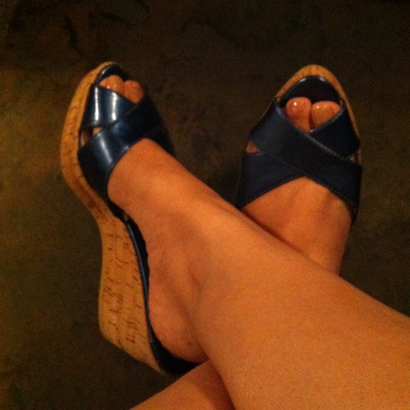 $$Metallic Blue Wedges