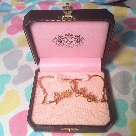 Juicy Couture Accessories - Juicy Couture