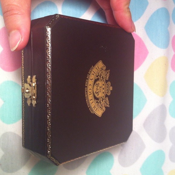 Juicy Couture - Picture 4 of 4