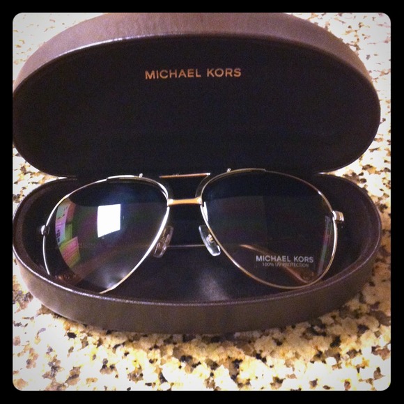 Michael Kors Accessories - 🚫SOLD🚫Michael korks Aviator Sunglasses