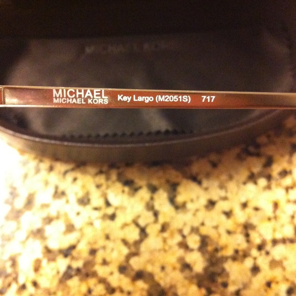 ๐ซSOLD๐ซMichael korks Aviator Sunglasses - Picture 2 of 4