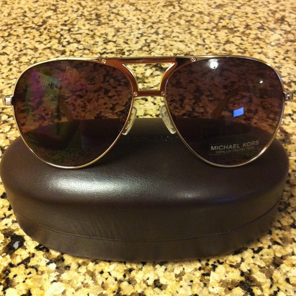 ๐ซSOLD๐ซMichael korks Aviator Sunglasses - Picture 3 of 4