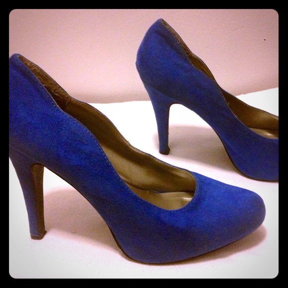 Deep blue pumps