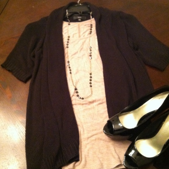 •SOLD in bundle to @ehabat•$$Black Open Cardigan