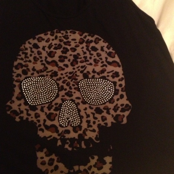 Black skull tank - Picture 3 of 4