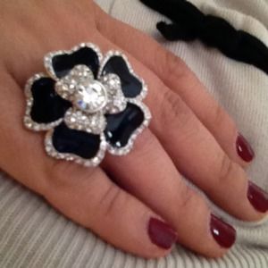 Lia Sophia Dahlia ring size 8