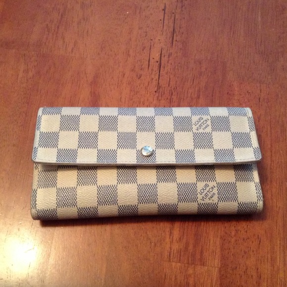Louis Vuitton Damier Azur wallet