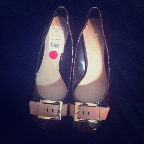 Franco Sarto Brown & Camel Gold Trimmed Pump!