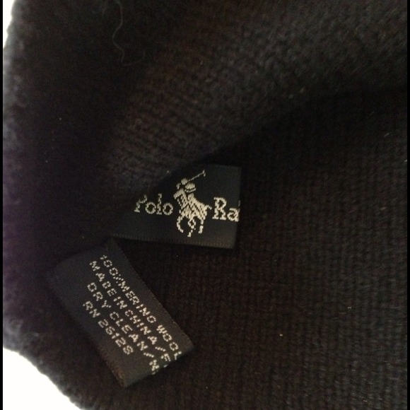 SOLD! Ralph Lauren beanie in black - Picture 2 of 2