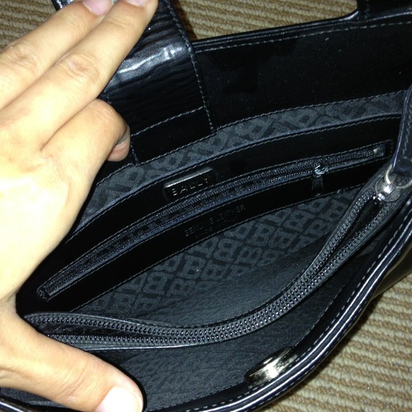 Great condition! Black Bally of Switzerland bag. - Picture 3 of 4