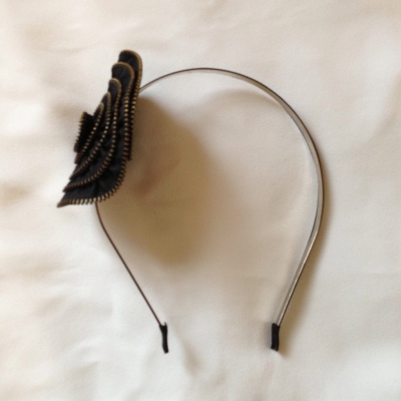 Embellished skinny headband - Picture 3 of 3