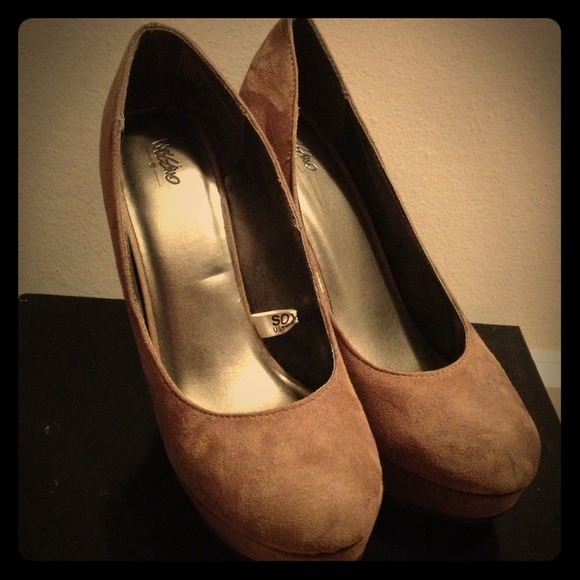 Tan/Brown HEELS