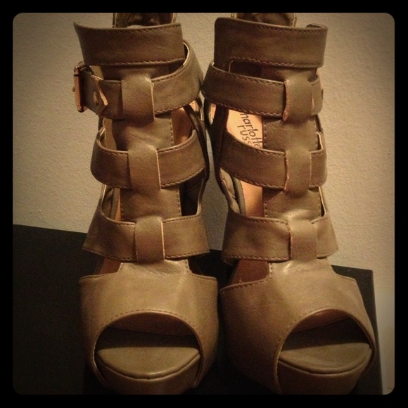 TAN HIGH HEELS