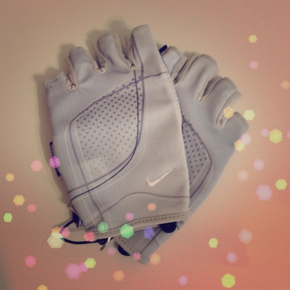 🚫Sold💋bundled-Nike workout fitness gloves
