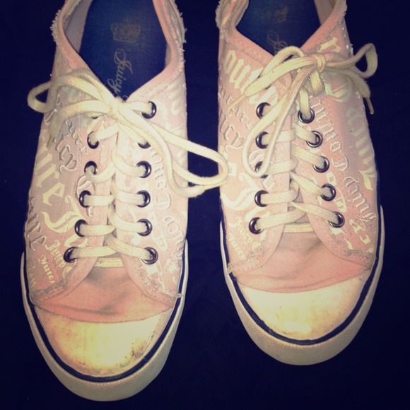 Juicy couture light pink shoes