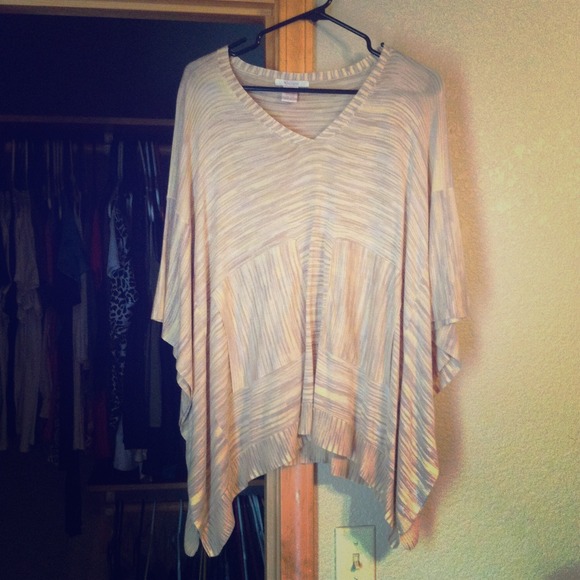 Drappy shirt, newest trend!