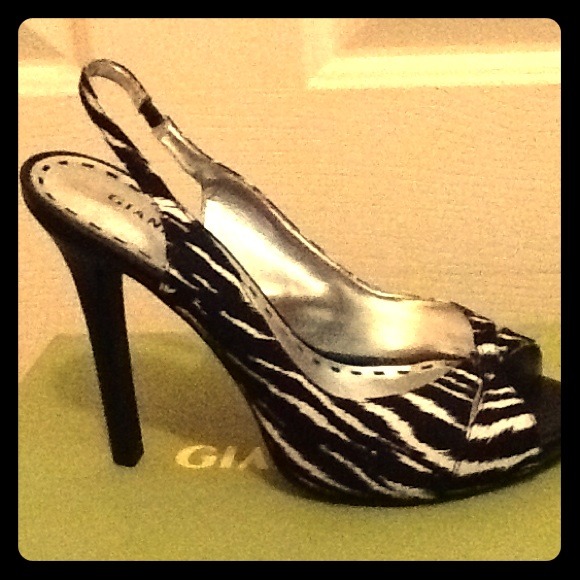 **REDUCED**Gianni Binni zebra print heels