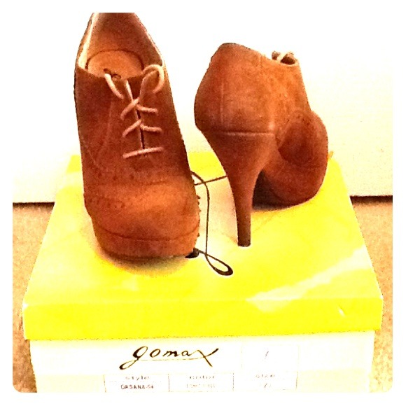 Ankle boot heels.