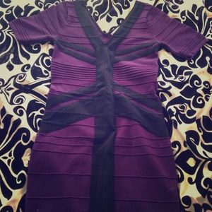 🔴SOLD🔴✨BODYCON PURPLE AND BLACK DRESS✨