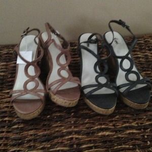 🎉🎉Host Pick June 6🎉🎉Bronze and denim wedges