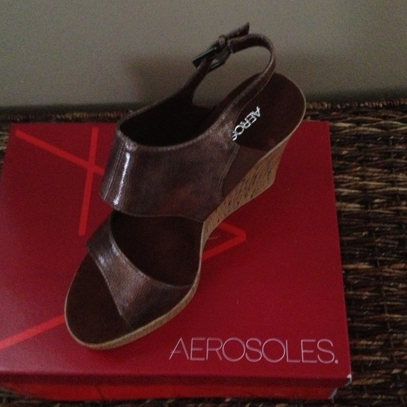 Aerosoles wedge