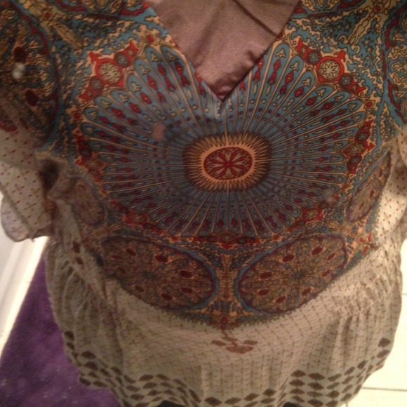 SOLD!!!!!Beautiful top - Picture 2 of 2