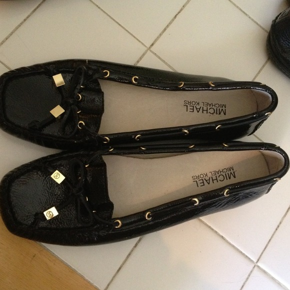 SOLD BRAND new never worn Michael Kors
