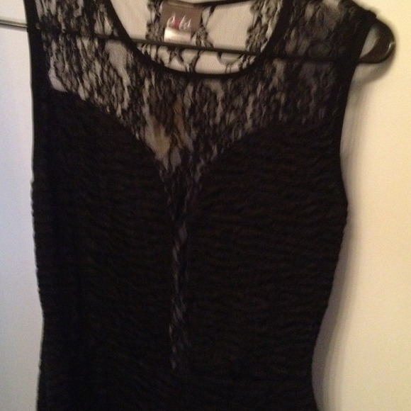 Short lace black dress - Picture 2 of 2