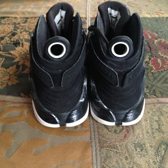 Air Jordan - Picture 3 of 3