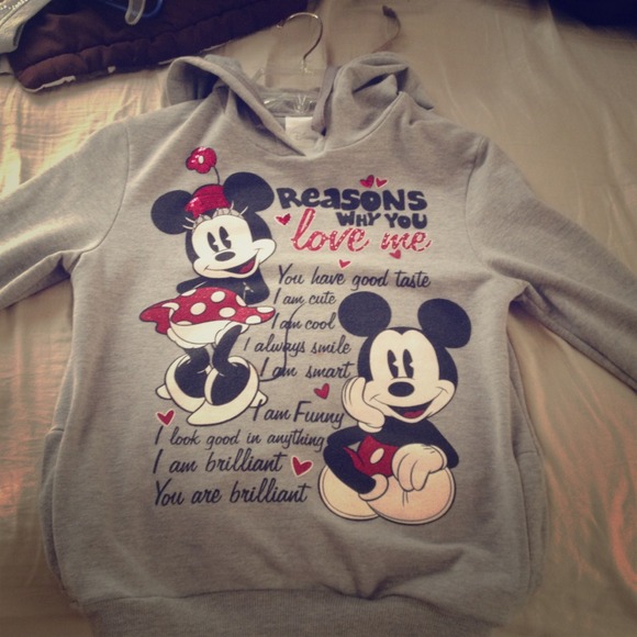 Disney sweater😍