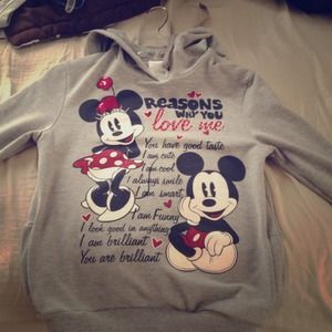 Disney sweater😍