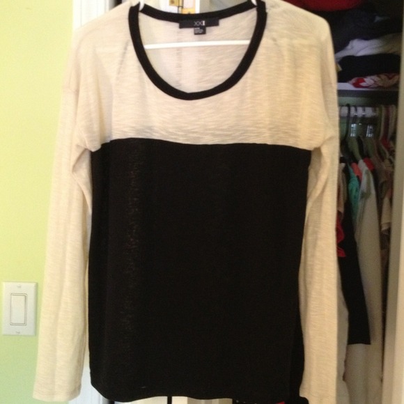Black and white long sleeve