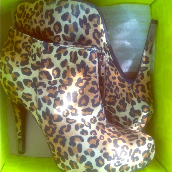 Leopard booties